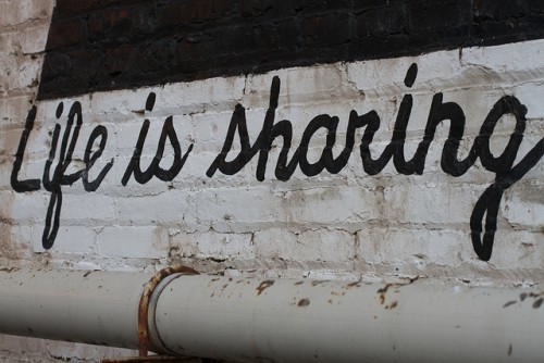 Foto: Life is sharing von Alan Levine (CC BY 2.0)